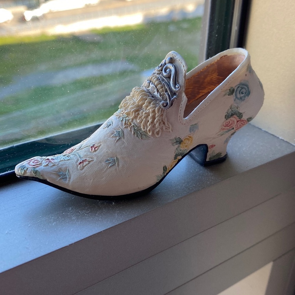Display piece: Shoe